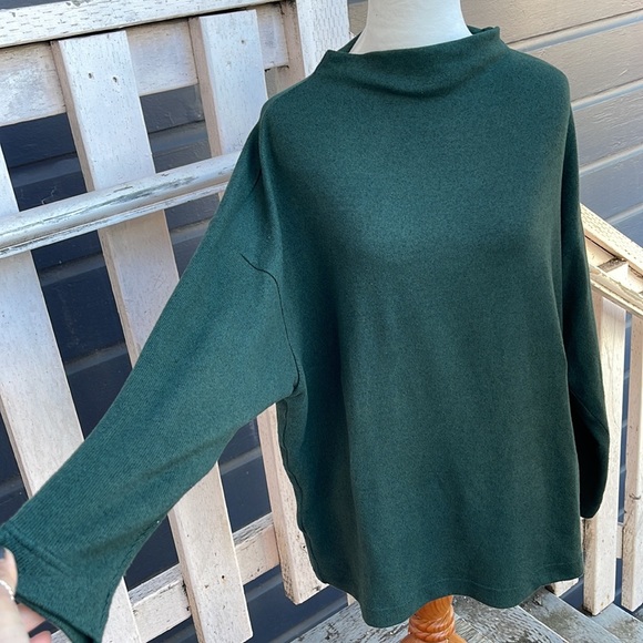 Uniqlo Mockneck Sweater - Picture 6 of 8